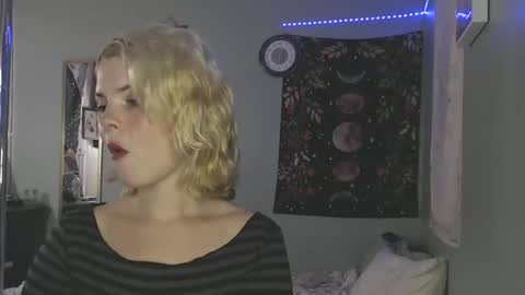 Miss Venus online show from November 14, 2025, 2:38 pm