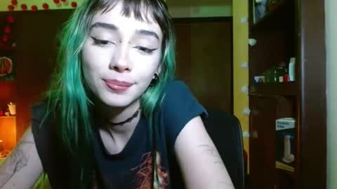 Venus online show from November 27, 2025, 5:09 am