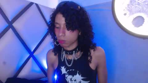 venuss_03 online show from February 17, 2026, 3:36 am