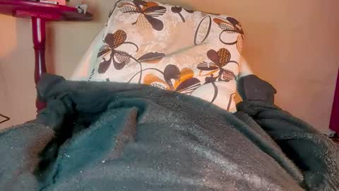 Snapshot of venustrav chatting on February 19, 2025, 3:50 am Venus online show from February 19, 2025, 3:50 am