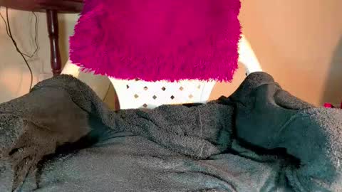 Snapshot of venustrav chatting on November 10, 2025, 1:37 am Venus online show from November 10, 2025, 1:37 am