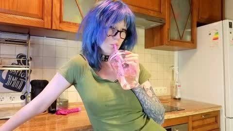 Erica online show from April 5, 2026, 8:39 pm