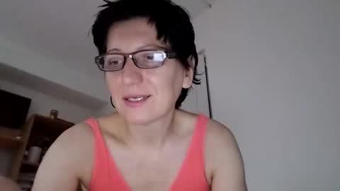 Vera online show from October 9, 2025, 5:16 am
