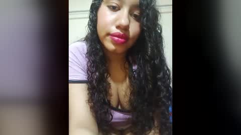 vera_phone online show from May 25, 2026, 8:37 pm