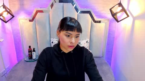 Domelipa  online show from January 6, 2026, 11:47 am