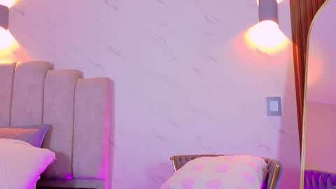 Verah Fox online show from November 24, 2025, 12:49 pm