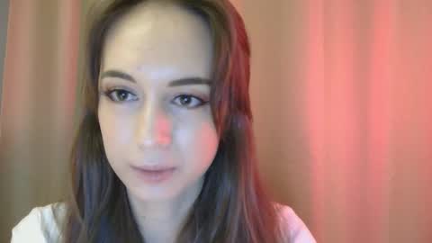 Una online show from September 25, 2025, 3:38 pm