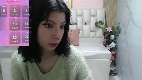 Verana  online show from September 10, 2025, 1:11 pm