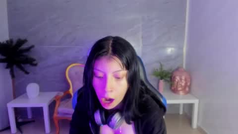 Verana  online show from October 28, 2025, 8:00 pm