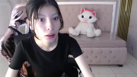 Verana  online show from November 23, 2025, 8:08 pm