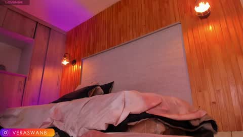 veraswan1 online show from December 19, 2024, 2:12 am