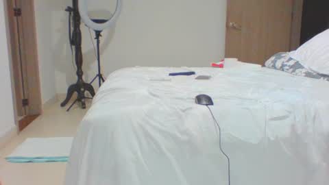 vergagolosa22 online show from March 1, 2025, 6:13 am