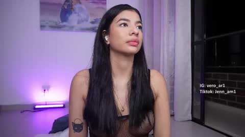 vero_cam online show from November 13, 2025, 12:09 am