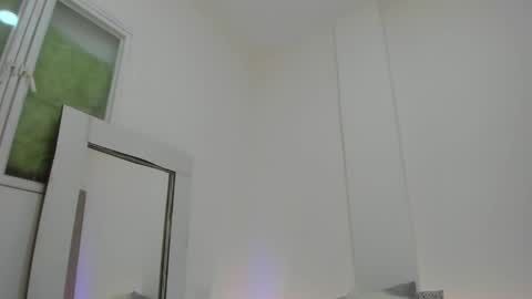 Snapshot of verohoneymoon chatting on April 25, 2026, 11:24 pm Veronica online show from April 25, 2026, 11:24 pm
