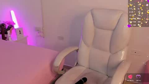 Vernica  online show from November 13, 2025, 5:06 am