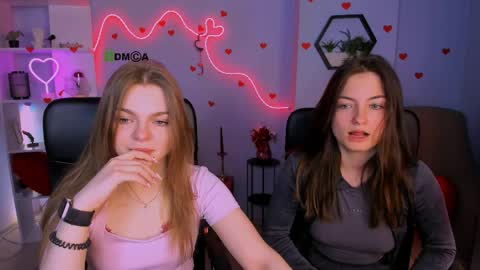 Snapshot of veronica_bubble chatting on April 19, 2026, 7:05 pm Ronni online show from April 19, 2026, 7:05 pm