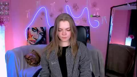 Snapshot of veronica_bubble chatting on May 5, 2026, 7:33 pm Ronni online show from May 5, 2026, 7:33 pm