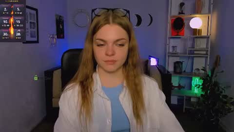 Snapshot of veronica_bubble chatting on June 19, 2026, 7:17 pm Ronni online show from June 19, 2026, 7:17 pm