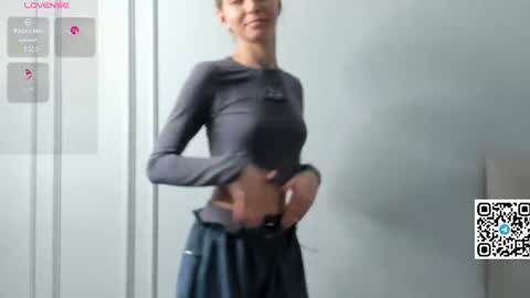 Snapshot of veronica_burns chatting on July 24, 2026, 10:13 am Anny online show from July 24, 2026, 10:13 am
