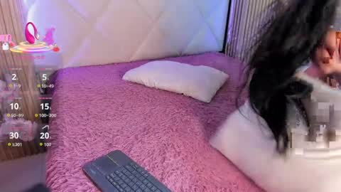 veronica_hill_ online show from April 7, 2026, 3:18 am