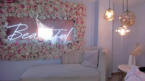 Snapshot of veronicablue1 chatting on May 11, 2026, 9:48 am Vero online show from May 11, 2026, 9:48 am