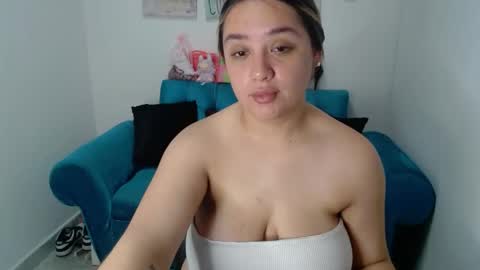 Snapshot of veronicaparkersex chatting on April 23, 2026, 12:29 pm veronicaparkersex online show from April 23, 2026, 12:29 pm