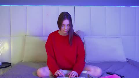 Veronica online show from November 25, 2025, 6:24 am