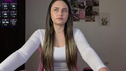 Snapshot of veronika__winslow_ chatting on June 5, 2026, 6:09 am Vero online show from June 5, 2026, 6:09 am