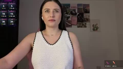 Snapshot of veronika__winslow_ chatting on June 16, 2026, 7:55 am Vero online show from June 16, 2026, 7:55 am