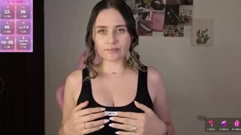 Snapshot of veronika__winslow_ chatting on July 29, 2026, 12:42 am Vero online show from July 29, 2026, 12:42 am