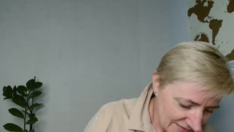 verony_ online show from March 12, 2025, 9:12 am