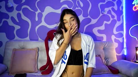        online show from November 8, 2025, 1:06 am