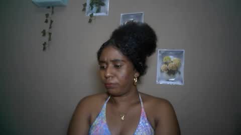 Snapshot of verronique1511 chatting on April 21, 2026, 4:01 pm verronique1511 online show from April 21, 2026, 4:01 pm