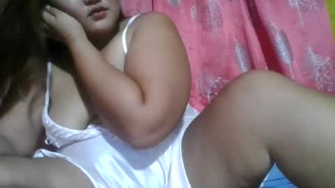Snapshot of versatile_hottie_asian chatting on June 18, 2026, 9:14 am versatile_hottie_asian online show from June 18, 2026, 9:14 am