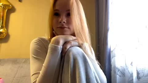 Lina online show from May 9, 2026, 3:23 am