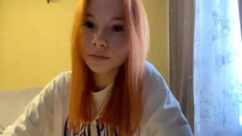 Snapshot of vertiegartrell chatting on June 9, 2026, 11:33 am Lina online show from June 9, 2026, 11:33 am
