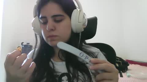 Snapshot of veruca99 chatting on October 27, 2025, 4:33 pm veruca99 online show from October 27, 2025, 4:33 pm