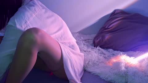 very_satrange_things online show from May 15, 2026, 10:50 pm