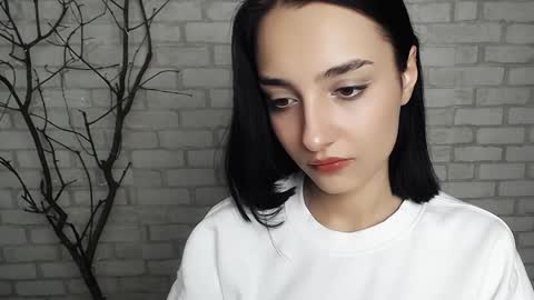 Ana online show from January 1, 2025, 7:43 pm