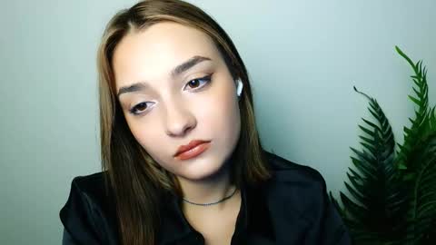 Ana online show from November 28, 2025, 6:54 pm