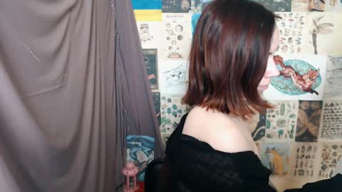 veryveryvery_shy online show from January 29, 2025, 9:33 am