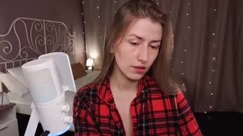 Celeste online show from November 9, 2025, 8:45 am