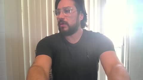 Snapshot of vesturelove chatting on November 21, 2025, 8:18 pm vesturelove online show from November 21, 2025, 8:18 pm