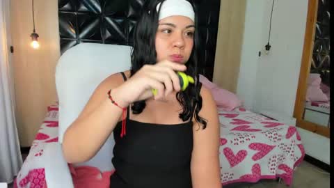 Snapshot of veyra_sereny chatting on June 12, 2026, 10:30 pm Vanesaa online show from June 12, 2026, 10:30 pm