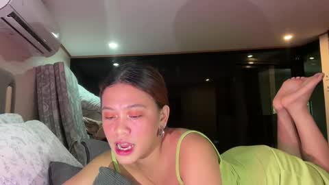 via_olala online show from December 21, 2025, 4:19 am