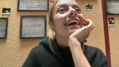 Snapshot of viajemos chatting on July 2, 2026, 7:53 pm papichulo y mamichula online show from July 2, 2026, 7:53 pm