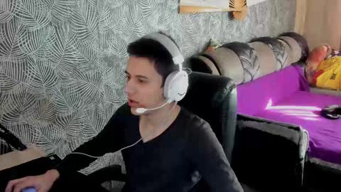 vialeras online show from March 8, 2025, 10:00 am