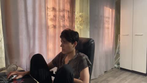 vialeras online show from November 18, 2025, 3:45 am