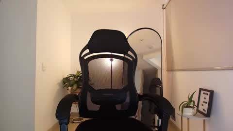 Vianca Cruz online show from November 19, 2025, 1:33 pm