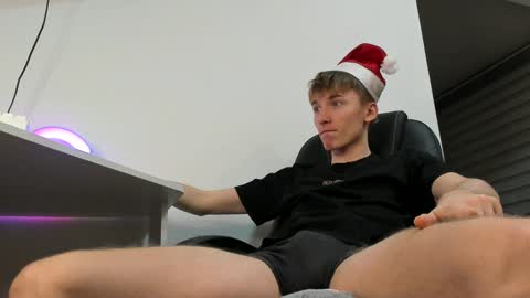 Snapshot of vibemygirl chatting on December 26, 2024, 1:54 pm vibemygirl online show from December 26, 2024, 1:54 pm